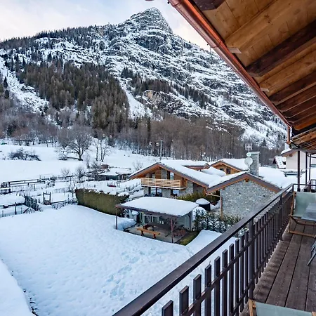 Casa Giardini In Dolonne - Happy Apartment Courmayeur